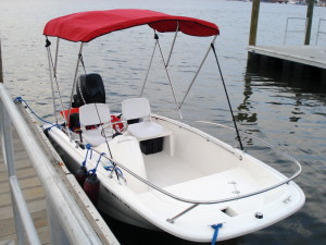 Deck Boat Vs Pontoon – What Are the Differences? Nada ...