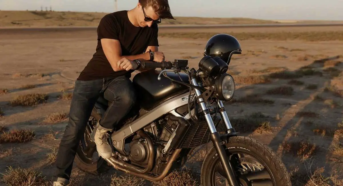 Automatic vs Manual Motorcycle Which Is Best?