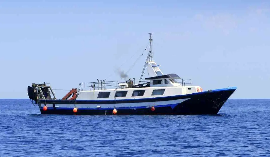 Can a Trawler Cross the Ocean? (Everything You Need to Know)
