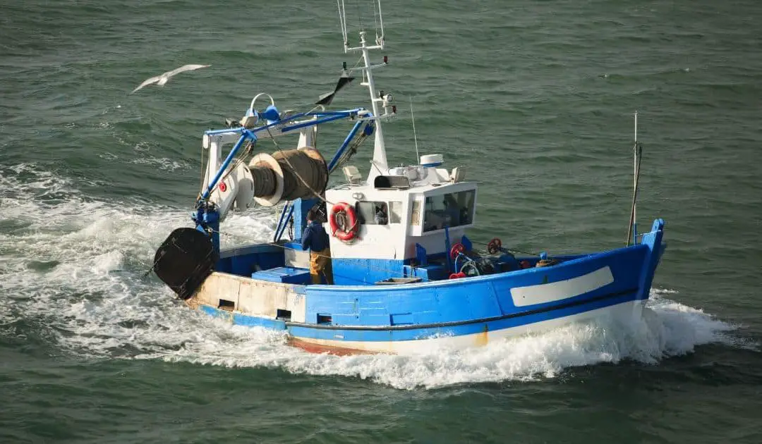 what are the advantages of a trawler Fishing trawler