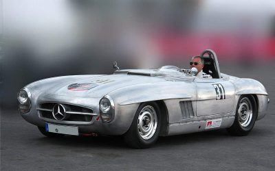 Most Beautiful Classic Cars (Top 10 List)