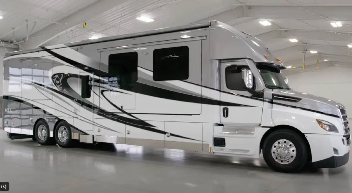 IKON 4534RQ Renegade RV Review 2023 (with Video)