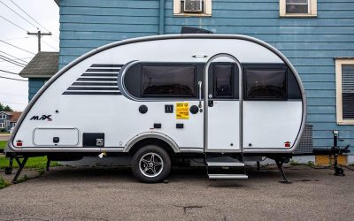 Popular RV Manufacturer Shuts Down (4 Things You Need to Know)