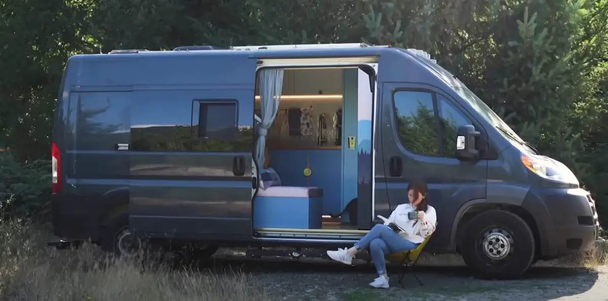 Young Medical School Woman Leaves Everything For Van Life (5 Things We