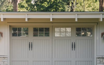 32 Unique Garage Door Designs for a Stylish Entrance